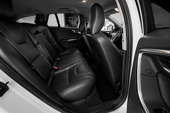 Volvo V60 11 of 11