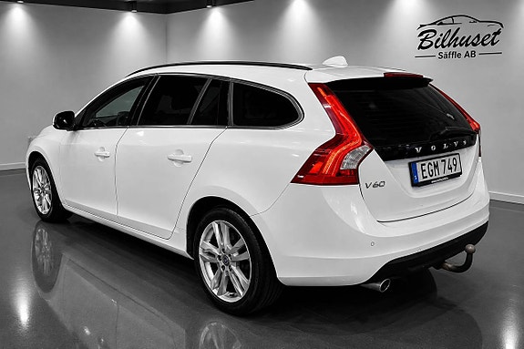 Volvo V60 4 of 11
