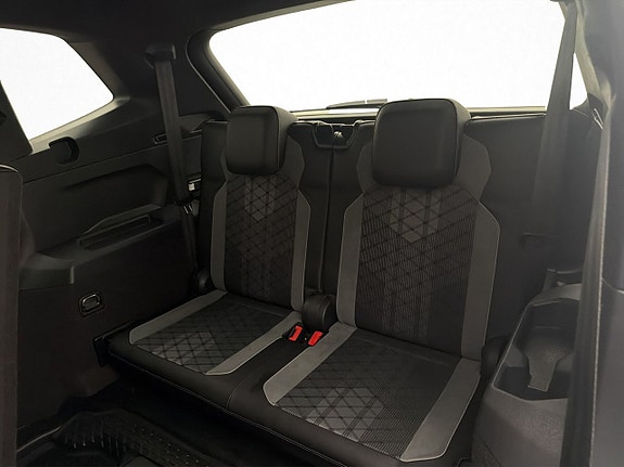 Volkswagen Tiguan Allspace 18 of 30