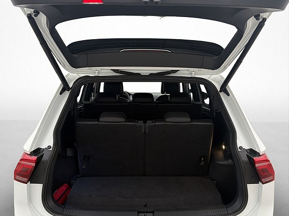 Volkswagen Tiguan Allspace 29 of 30