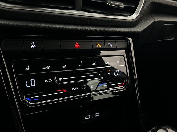 Volkswagen T-Roc 23 of 30