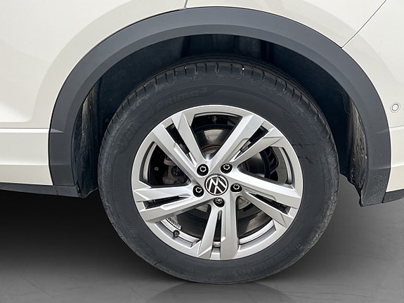 Volkswagen T-Roc 30 of 30