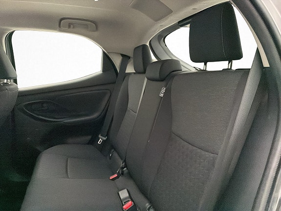 Toyota Yaris 13 of 26