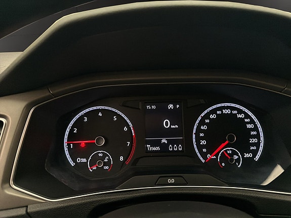 Volkswagen T-Roc 15 of 23
