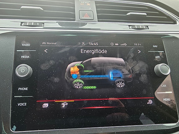 Volkswagen Tiguan 12 of 30