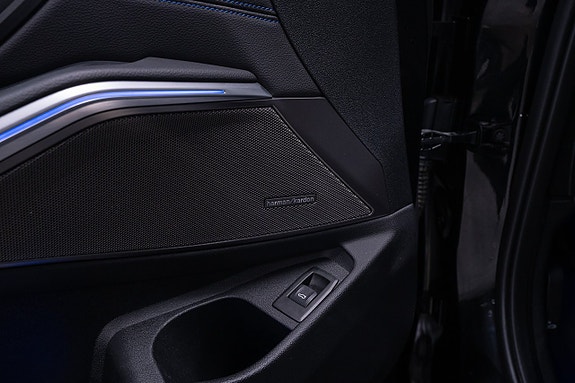 BMW 320i 10 of 26