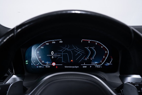 BMW 320i 19 of 26