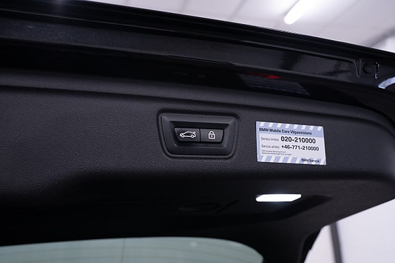 BMW 320i 7 of 26