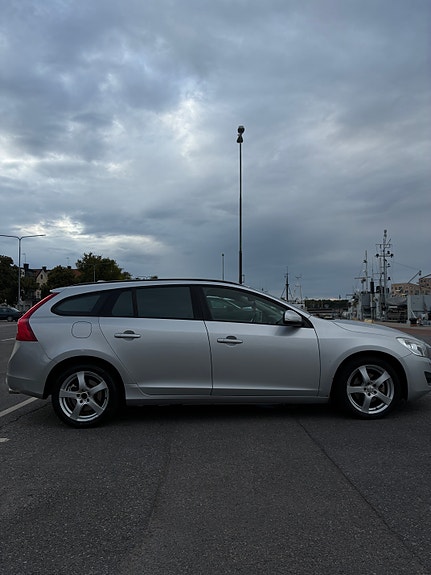 Volvo V60 3 of 12