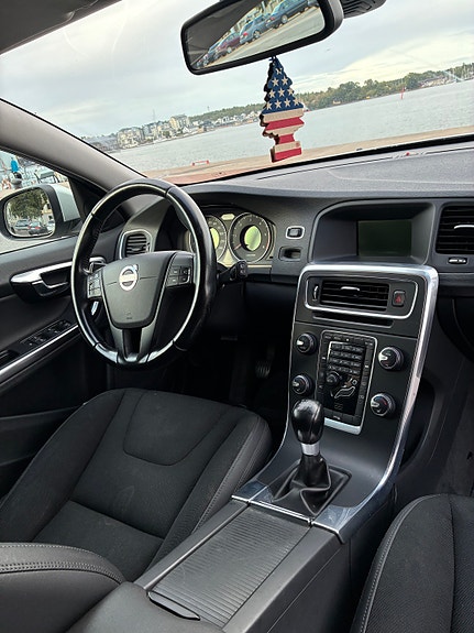 Volvo V60 11 of 12