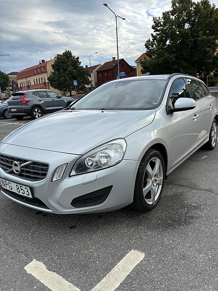 Volvo V60 8 of 12