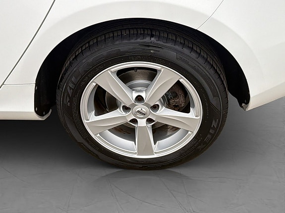 Volvo V40 27 of 30