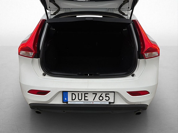 Volvo V40 26 of 30