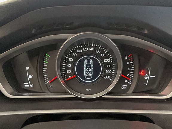 Volvo V40 20 of 30