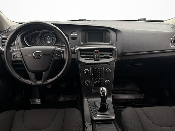 Volvo V40 12 of 30