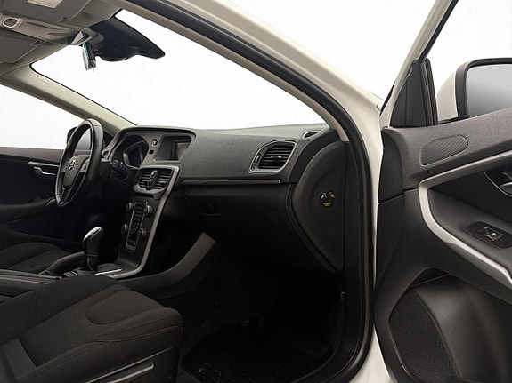 Volvo V40 15 of 30