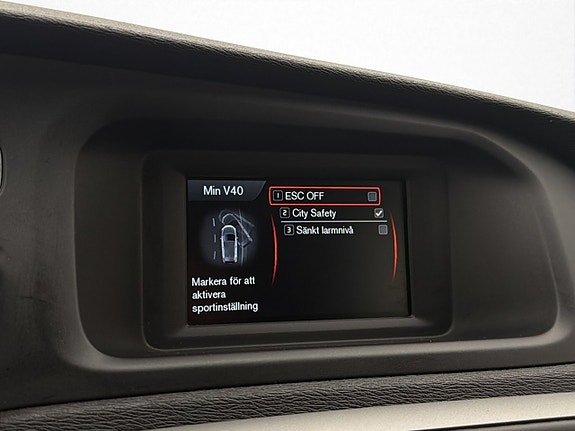 Volvo V40 23 of 30