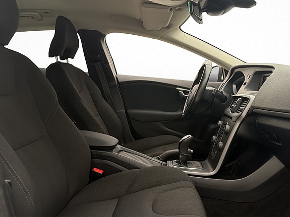 Volvo V40 14 of 30