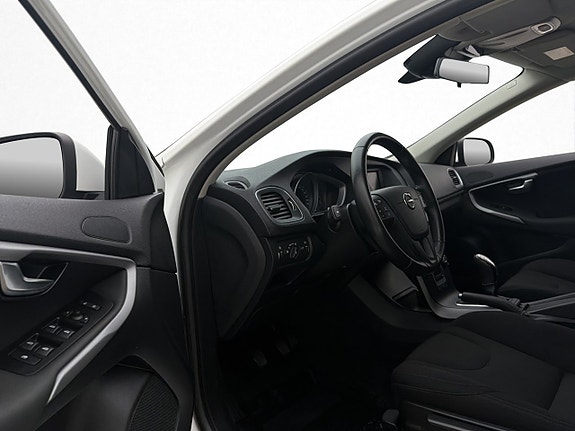Volvo V40 10 of 30