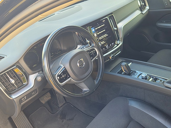 Volvo V60 Cross Country 6 of 11