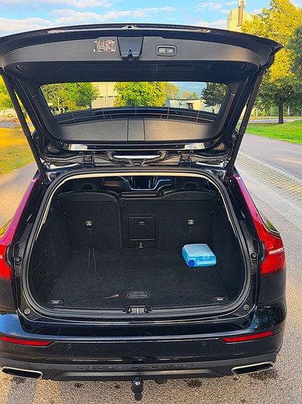 Volvo V60 Cross Country 5 of 11