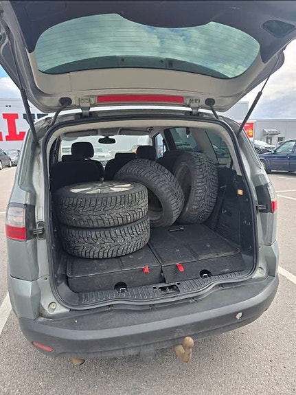 Ford S-MAX 6 of 7