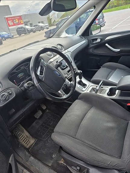 Ford S-MAX 7 of 7