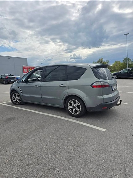 Ford S-MAX 5 of 7