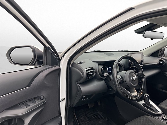 Toyota Yaris Cross 10 of 30