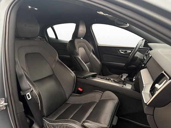 Volvo S60 15 of 30