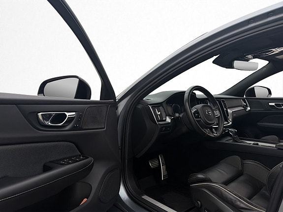 Volvo S60 11 of 30