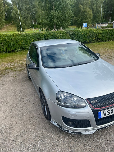 Volkswagen Golf V 5 of 11