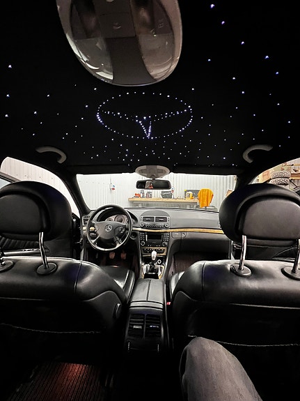 Mercedes-Benz E270 4 of 5
