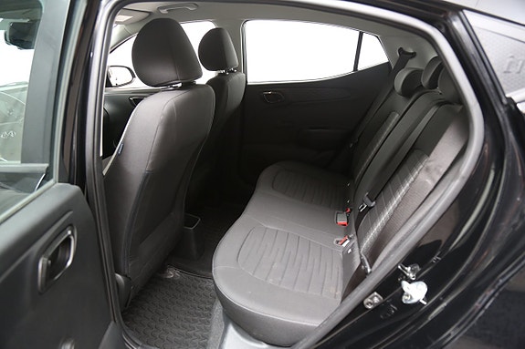 Hyundai i10 23 of 24