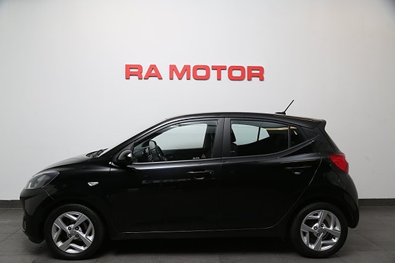 Hyundai i10 3 of 24