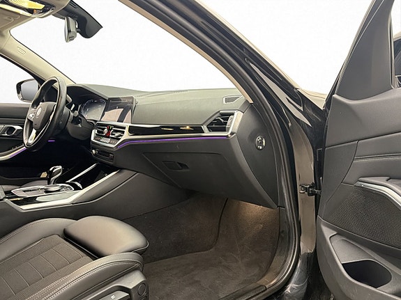 BMW 330e 15 of 30
