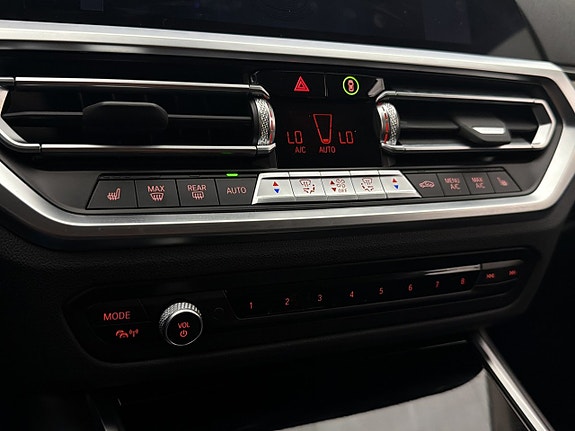 BMW 330e 20 of 30