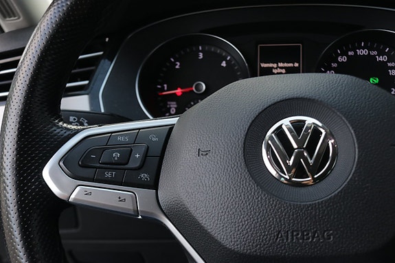 Volkswagen Passat Alltrack 13 of 30