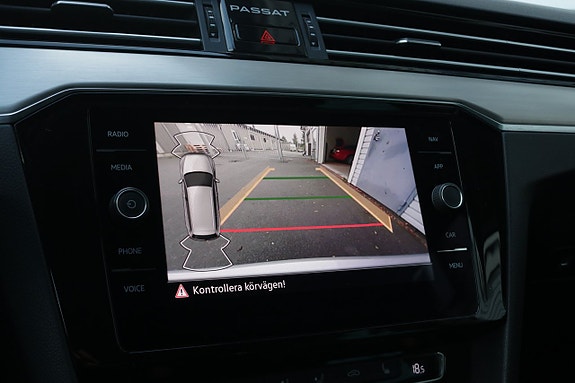 Volkswagen Passat Alltrack 10 of 30