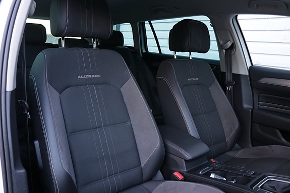Volkswagen Passat Alltrack 25 of 30