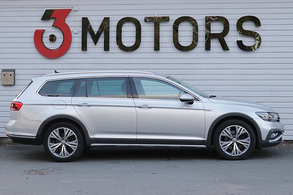 Volkswagen Passat Alltrack 4 of 30