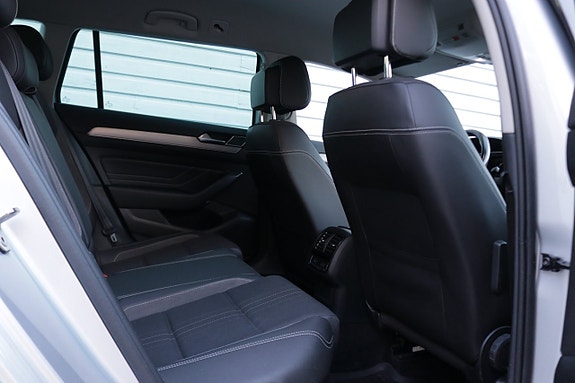 Volkswagen Passat Alltrack 23 of 30