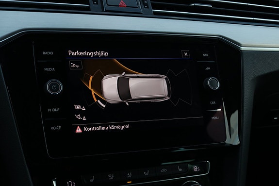 Volkswagen Passat Alltrack 15 of 30