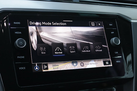 Volkswagen Passat Alltrack 16 of 30
