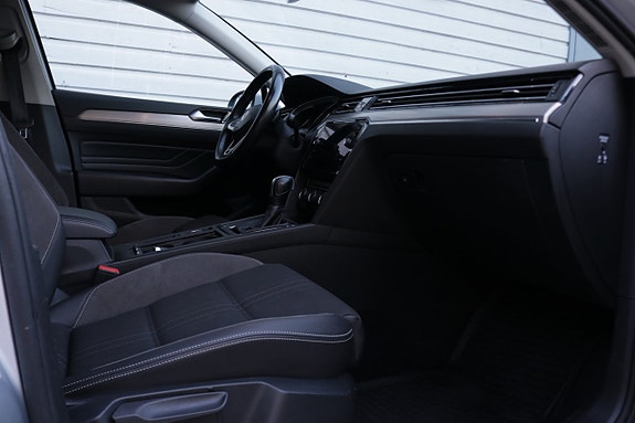 Volkswagen Passat Alltrack 22 of 30