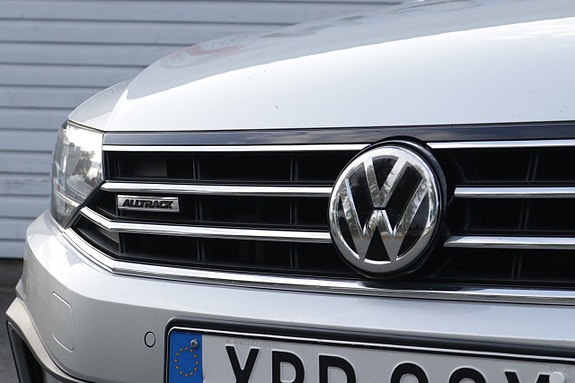 Volkswagen Passat Alltrack 6 of 30