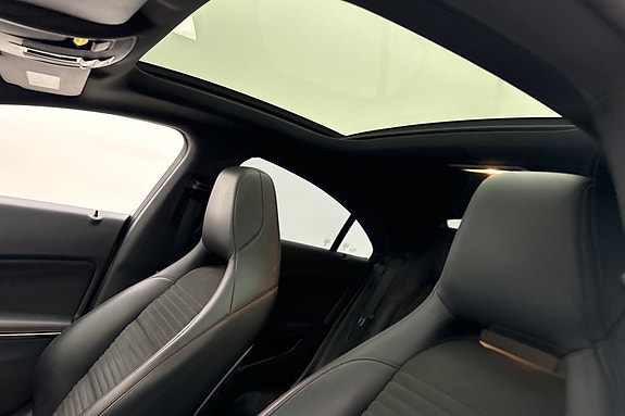 Mercedes-Benz CLA200 25 of 27