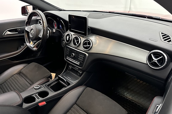 Mercedes-Benz CLA200 14 of 27