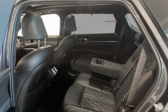 Kia Sorento 7 of 17