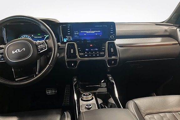 Kia Sorento 8 of 17